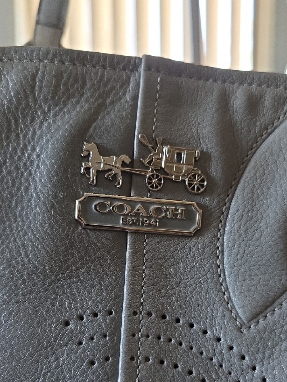 EUC Coach Gray Leather Tote w/ Signature "C" Appliqué - Picture 2 of 10